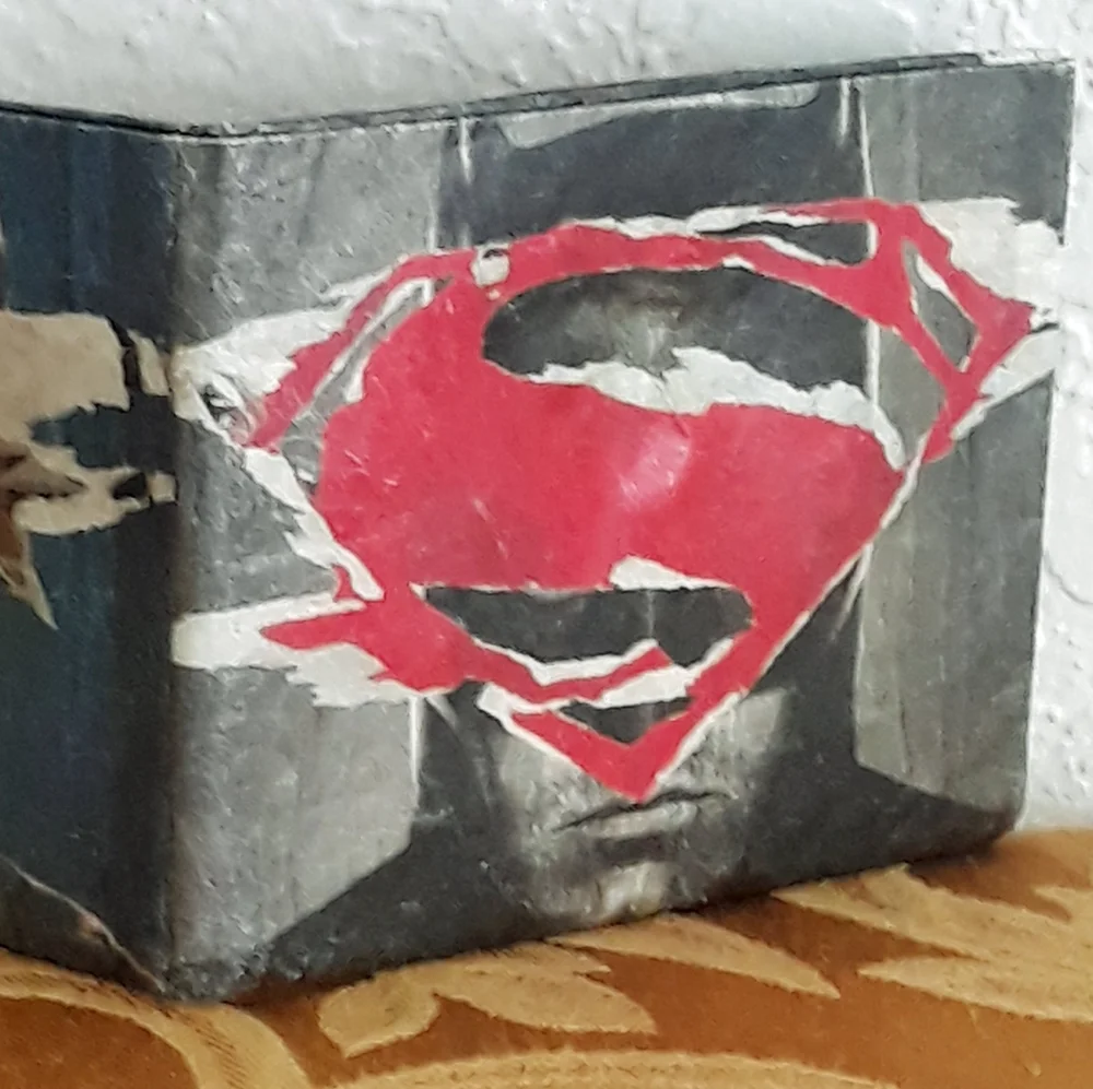 Exclusive Loot Crate Batman Versus Superman Mighty Wallet - 4